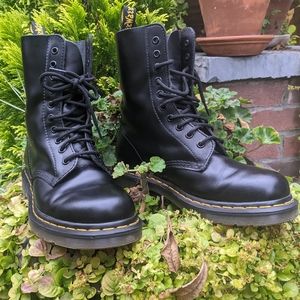 Doc Martens 1490 Smooth Leather Mid Calf Boots